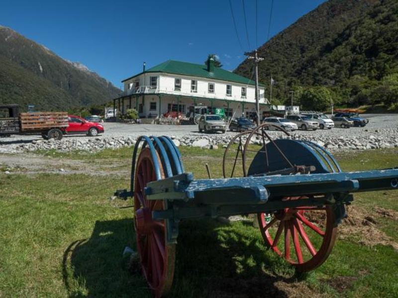 Otira Stagecoach Hotel Exterior photo