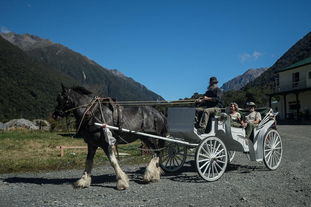 Otira Stagecoach Hotel Exterior photo