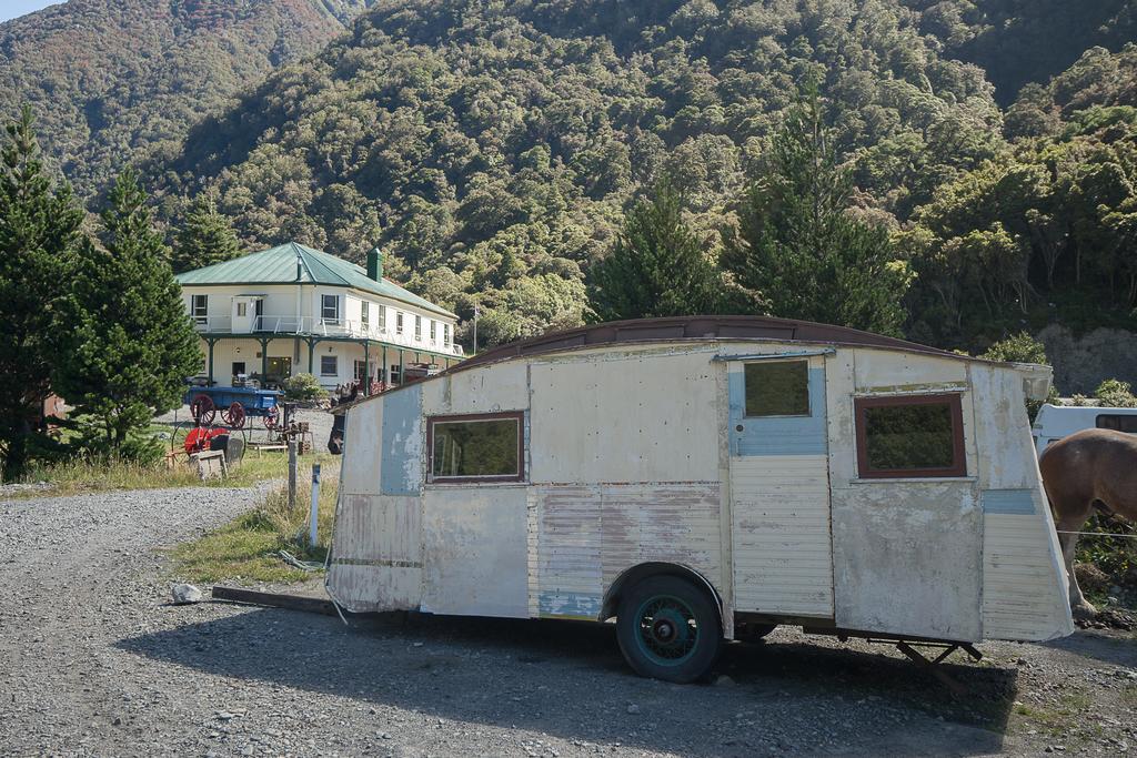 Otira Stagecoach Hotel Exterior photo