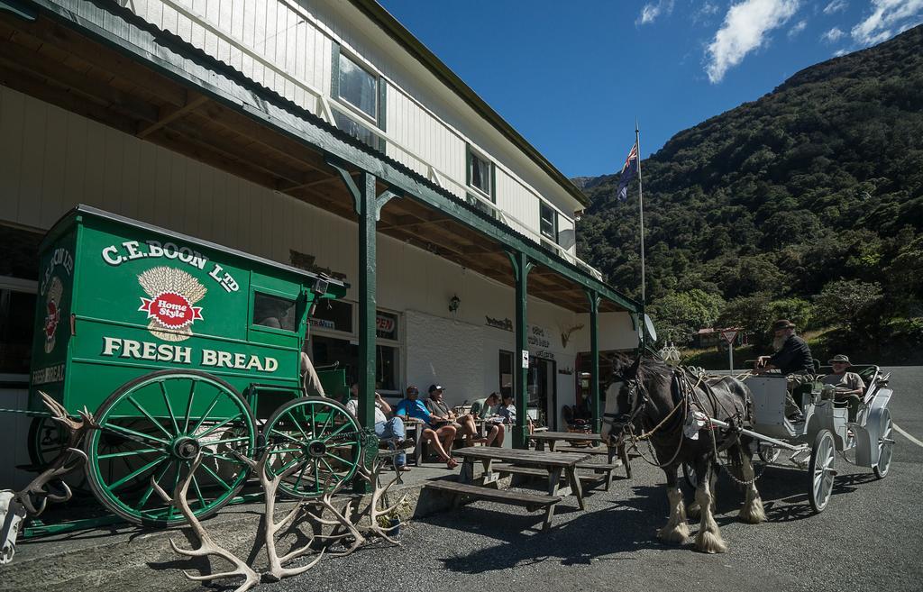Otira Stagecoach Hotel Exterior photo