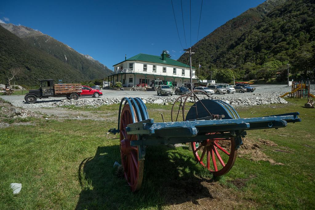 Otira Stagecoach Hotel Exterior photo