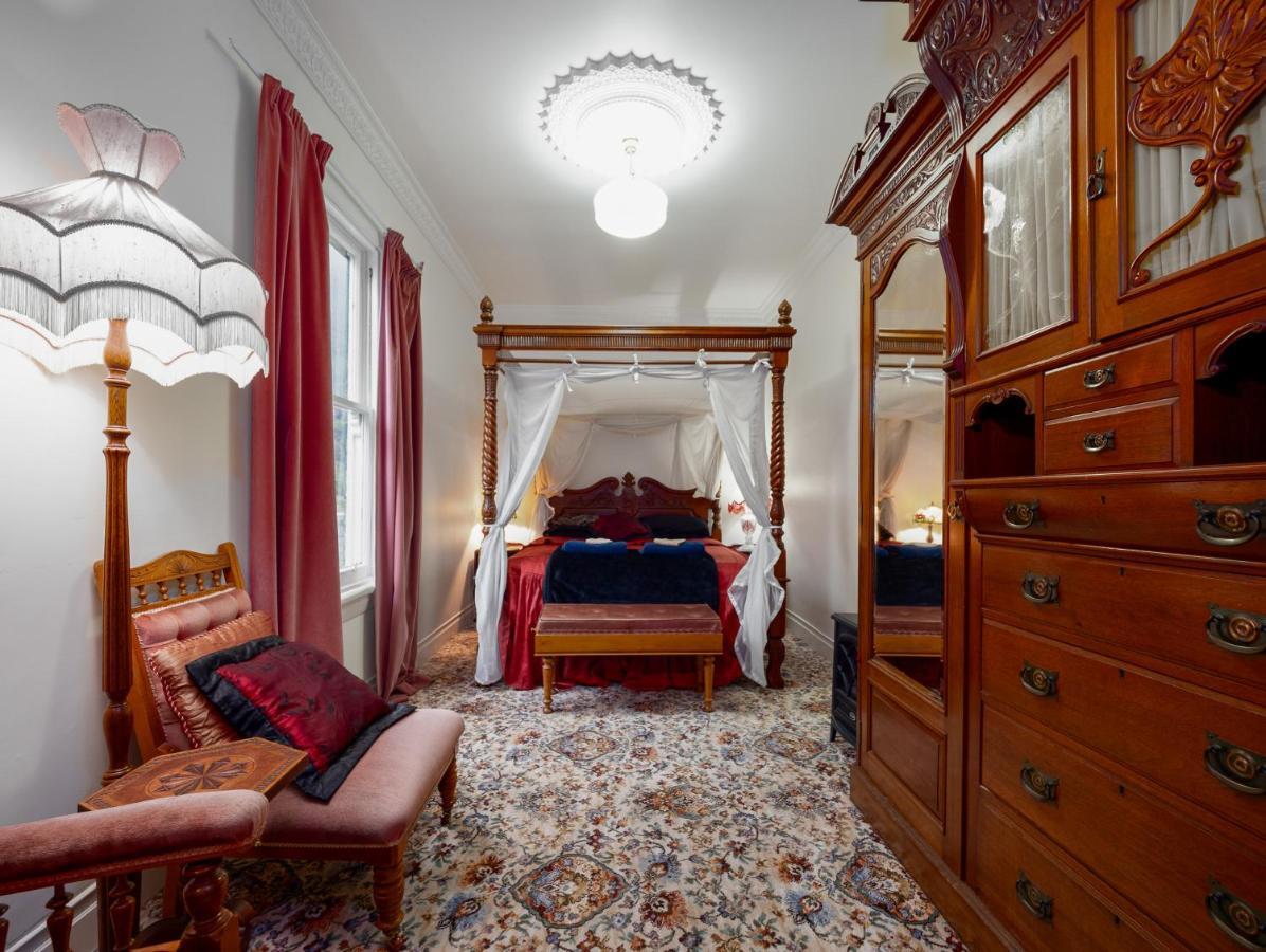 Otira Stagecoach Hotel Exterior photo